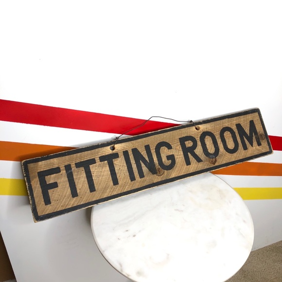 Brandy Melville Other - Brandy Melville fitting room distressed wall sign